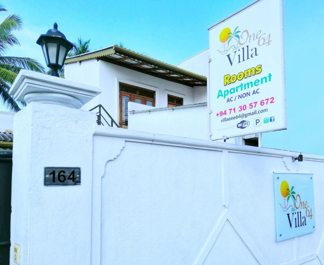 Villa One64 Beach Front - Apartments Хиккадува Экстерьер фото