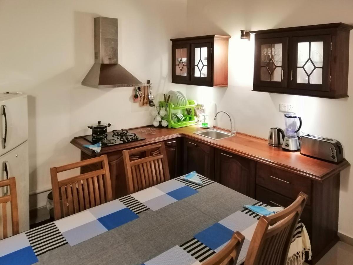 Villa One64 Beach Front - Apartments Хиккадува Экстерьер фото