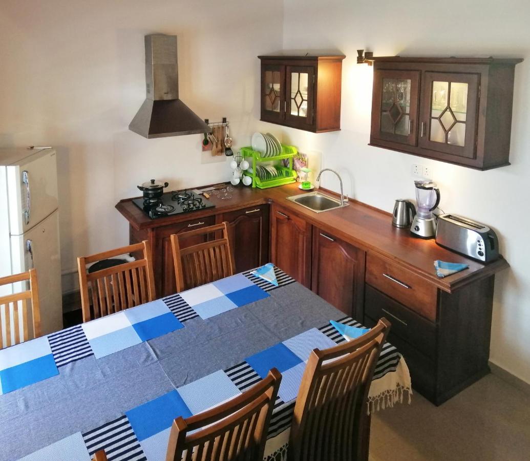 Villa One64 Beach Front - Apartments Хиккадува Экстерьер фото