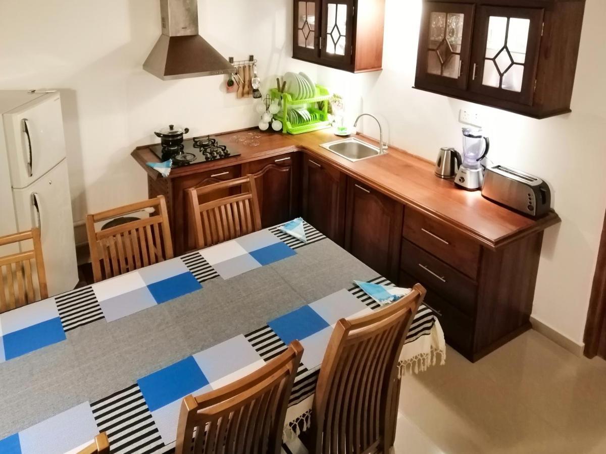 Villa One64 Beach Front - Apartments Хиккадува Экстерьер фото