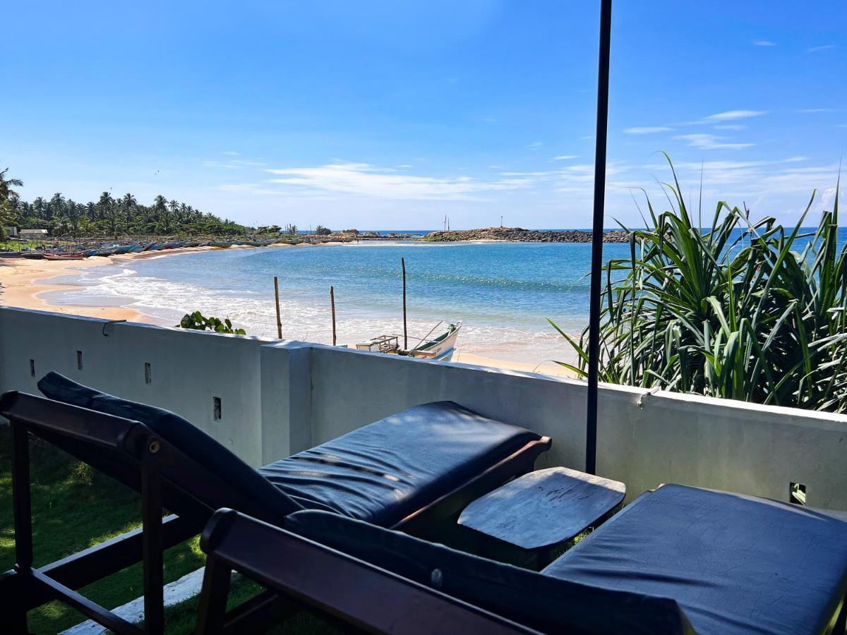 Villa One64 Beach Front - Apartments Хиккадува Экстерьер фото