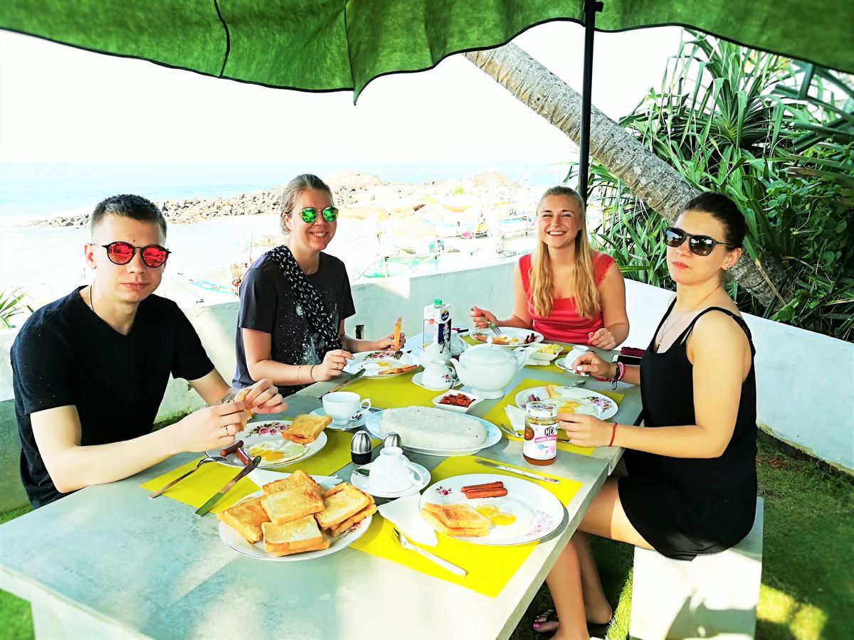 Villa One64 Beach Front - Apartments Хиккадува Экстерьер фото
